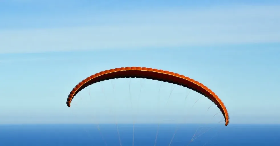 Side by Side Comparison: Multi-Colored Parachute vs Heavy-Duty Parachutes with Reinforced Handles